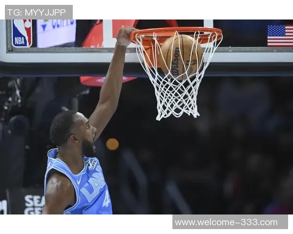 阿特金森称赞莫布里接球位置改善能在包夹中迅速做出分球反应