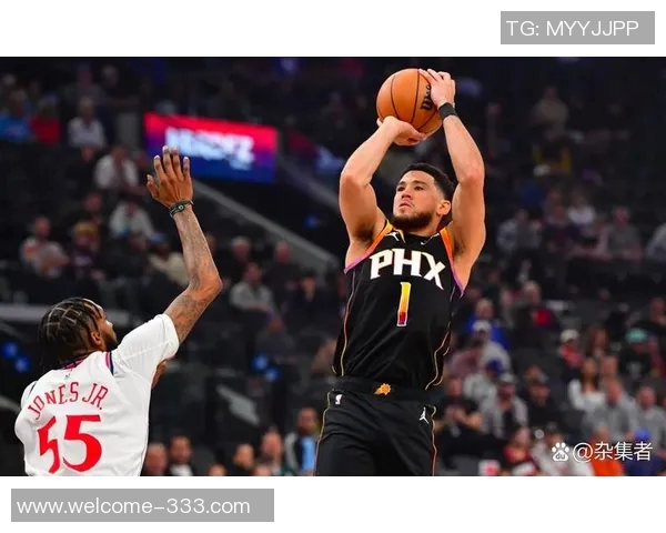 布克末节发力砍下25分助球队逆转胜利展现超强个人能力